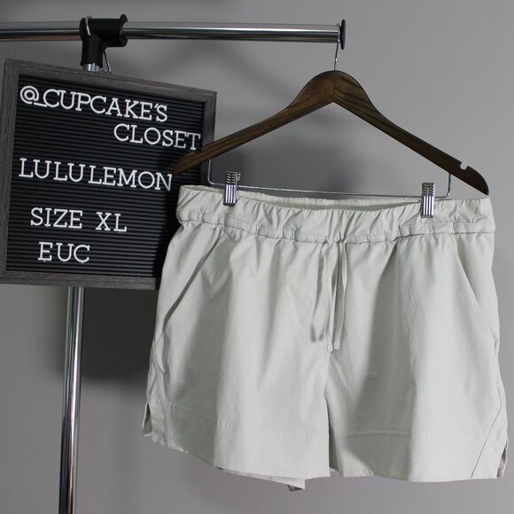 Lululemon | EUC| Cinchable Waist High-Rise Woven Short 3.5" | Bone | Size XL - Picture 1 of 6